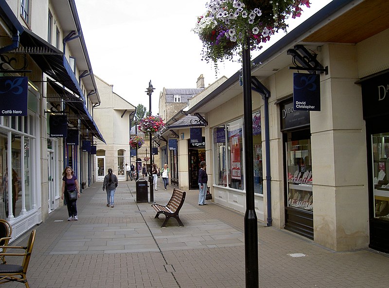 File:Borough Parade shopping centre - geograph.org.uk - 4113044.jpg