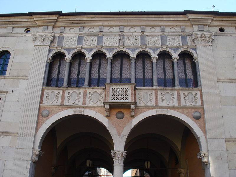 File:Brescia monte di Pietà vecchio loggiato by Stefano Bolognini.JPG