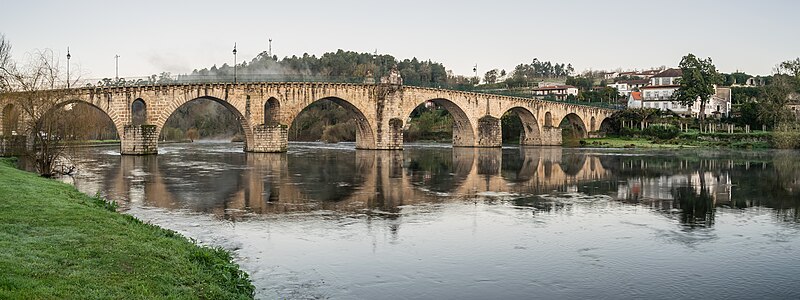 File:Bridge in Ponte da Barca 03.jpg