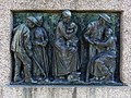 Bronze Relief im Denkmalsockel von Johann Peter Hebel