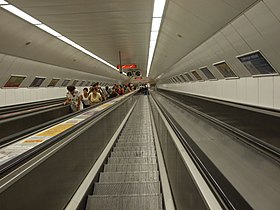 Image illustrative de l’article Széll Kálmán tér (métro de Budapest)