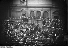Bundesarchiv Bild 102-13850, Berlin, Sitzung des Reichstages.jpg