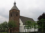 Oude Dorpskerk met 13e-eeuwse Romaanse toren.