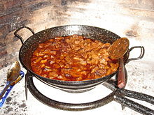 A skillet of carne al desarreglo (beef stew). Carne al desarreglo preparacion.jpg