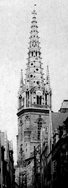 Ancienne flèche néogothique de Jean-Gabriel et Alfred-Louis Frangeul, Père et Fils (Architectes) avant sa destruction le 6 août 1944.