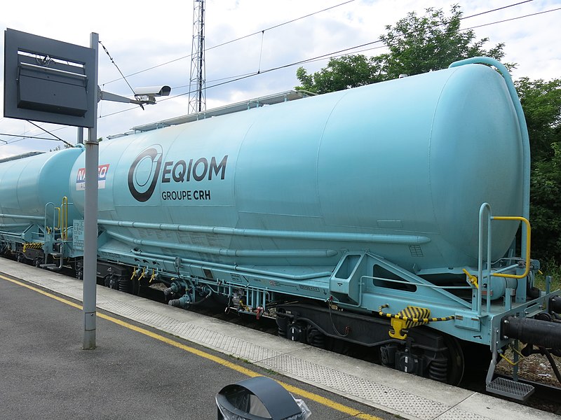 File:Cement transport wagon of the company EQIOM in Vaires-Torcy (France).jpg