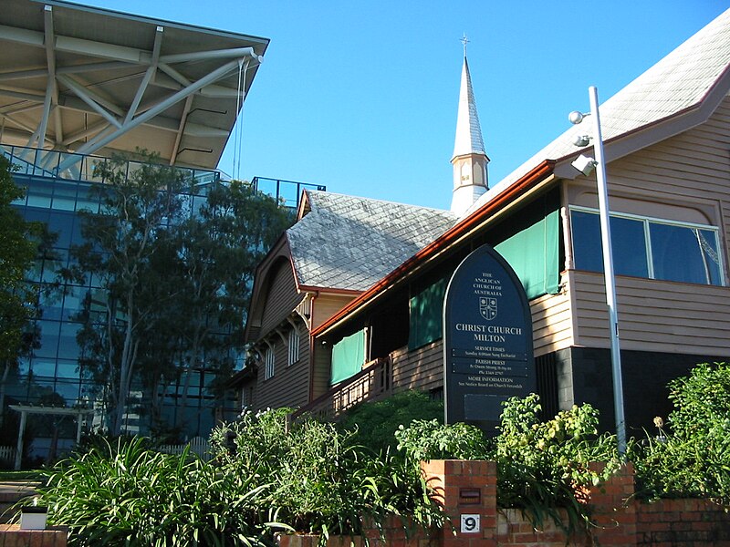 File:Christ Church, Milton, with Suncorp Stadium in the background, 2005.JPG