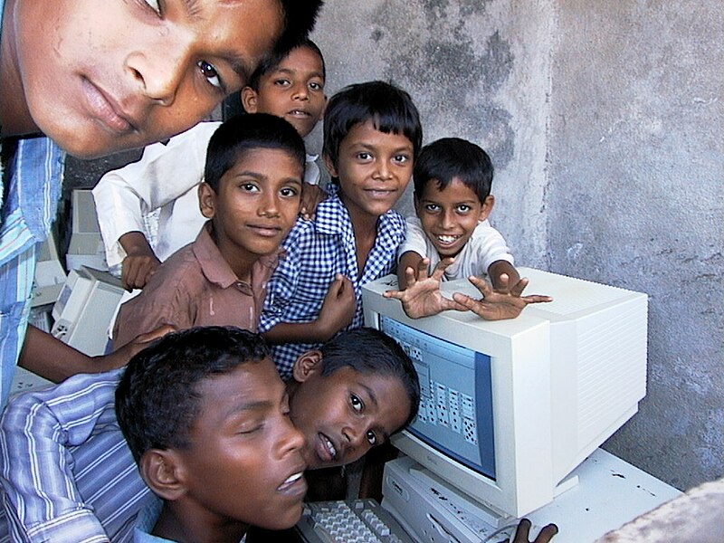 File:Computers being shipped in for use in local schools in Goa, India, 1990s or early 2000s (6).jpg