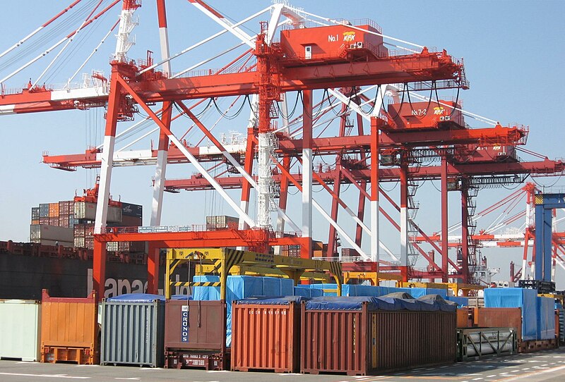 File:Container handling 6262 【 Pictures taken in Japan 】.jpg