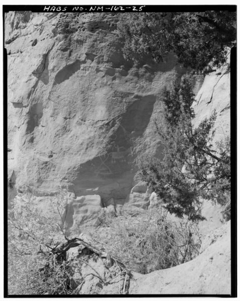 File:Crow Canyon Petroglyphs, Cuervo Canyon at junction of Canon Largo, Blanco, San Juan County, NM HABS NM,23-BLAN.V,1-25.tif