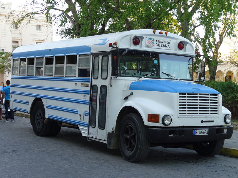 File:Cuban Bus Television Cubana.jpg