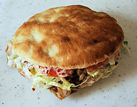 Döner served in a "tombik pide" ("fatty" pita) also called in Turkish: gobit.