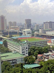 Blick von der De La Salle University auf den Rizal Memorial Sports Complex