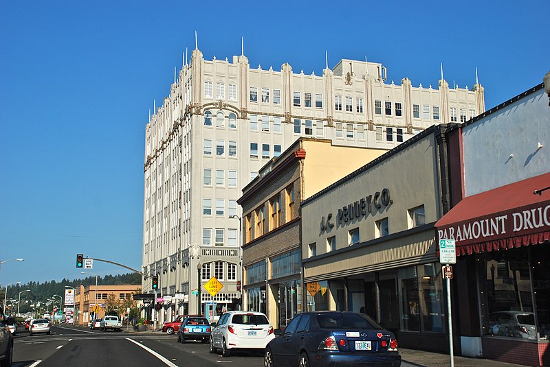 File:Downtown Astoria - Commercial St with former Hotel Astoria.jpg