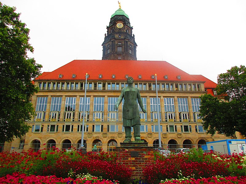 File:Dresden - Neues Rathaus, Dresden - 20200803132944.jpg