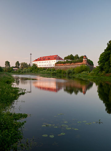 File:Dubno castle 2.jpg