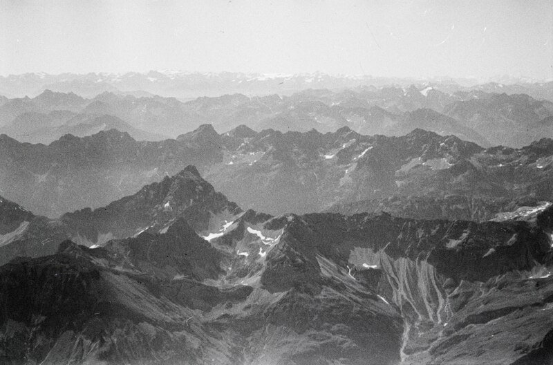 File:ETH-BIB-Flug über Zugspitze, Wien, Oetztal nach Budapest mit der Lockheed Orion (CH-168)-Weitere-LBS MH02-12-0039.tif