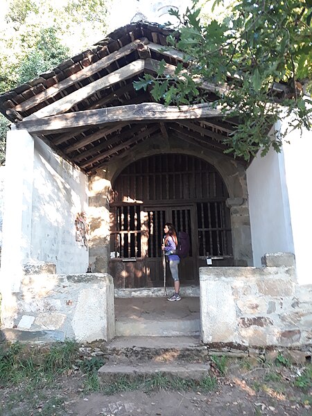 File:Ermita de San Lázaro de Padraira 02.jpg