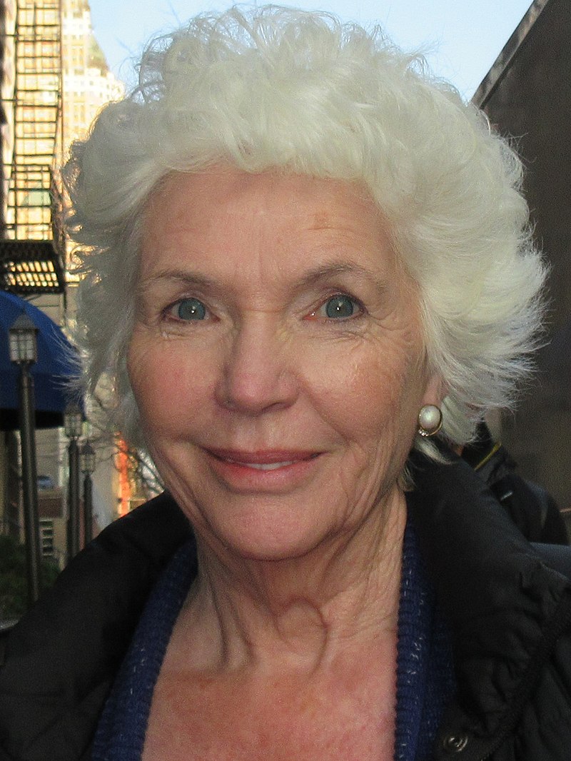 Fionnula flanagan net worth