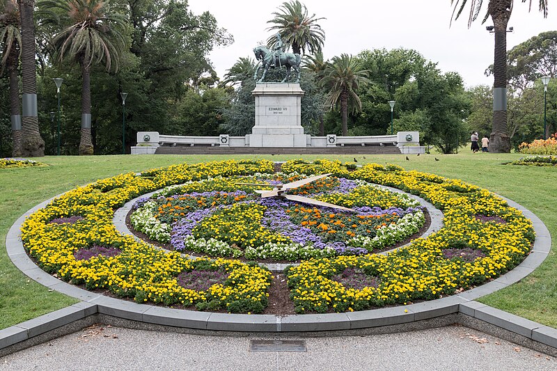 File:Floral Clock at Queen Victoria Gardens, Melbourne.jpg