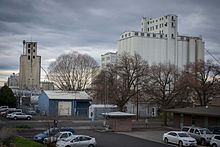 Grain elevators in Pendleton