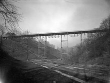 The original Greenfield Bridge in 1911 Greenfield Avenue Bridge 1911 (715.111885.CP).jpg