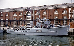 M1153 HMS Kedleston decommissioning at Portsmouth in 1991