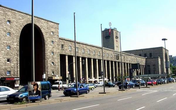 Stuttgart Hauptbahnhof, starting point of the Gäu Railway, and capital of the state of Baden-Württemberg