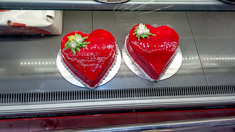 File:Heart cakes at the bakers.jpg