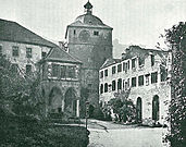 Brunnenhalle Tower Gaten edessä (1895)