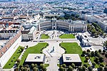 Heldenplatz på flygbild, till höger syns Ringstraße