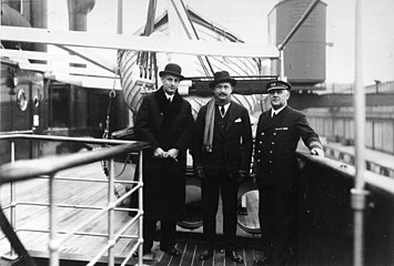 Henrik Ramsay, C. G. Mannerheim ja Harry Rönngren vuonna 1934