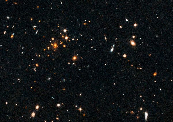 7 January: IDCS 1426, the most distant massive cluster of galaxies ever identified.