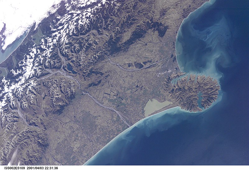 File:ISS002-E-5109 - View of the South Island of New Zealand.jpg