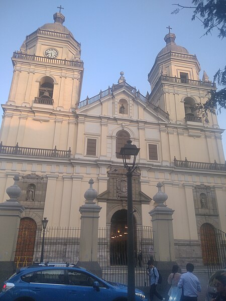 File:Iglesia de San Pedro en Lima 05.jpg