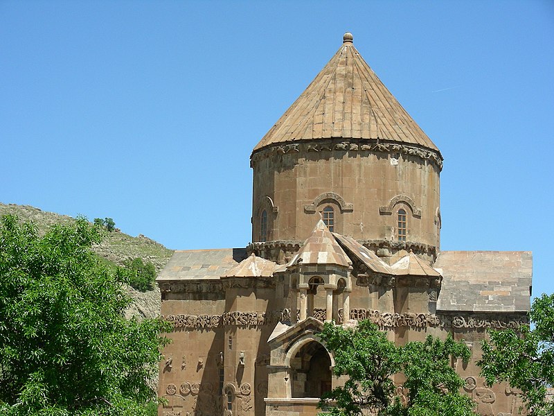 File:Insel Akdamar Աղթամար, armenische Kirche zum Heiligen Kreuz Սուրբ խաչ (um 920) (26550947658).jpg