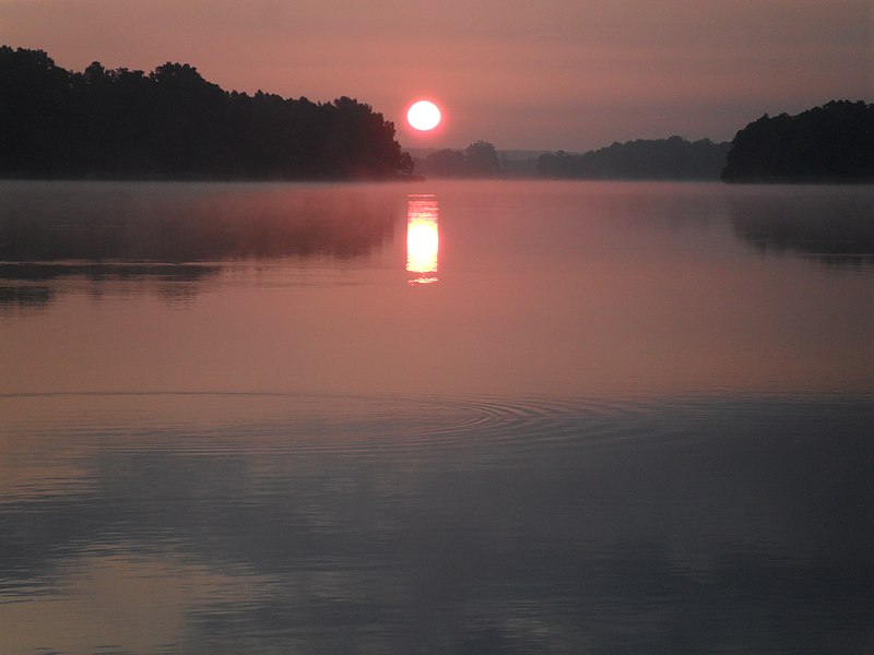 File:Jez.Adamowo-wschód słońca. - panoramio.jpg