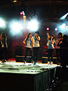 韓国の5人組アイドル歌手ユニット・KARAの皆さん（2009年の公演で） テンプレート:Cc-by-sa-3.0
