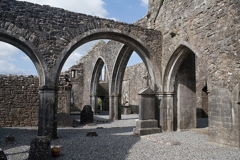 File:Kilconnell Friary View from South Transept into Nave 2009 09 16.jpg