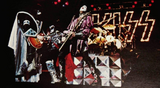 Kiss (live in 1979).png