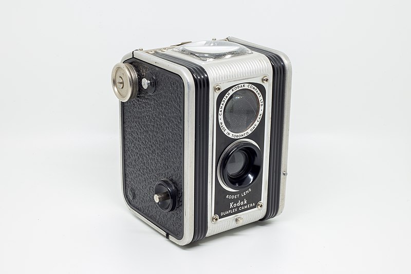 File:Kodak Duaflex Camera - front-angle.jpg