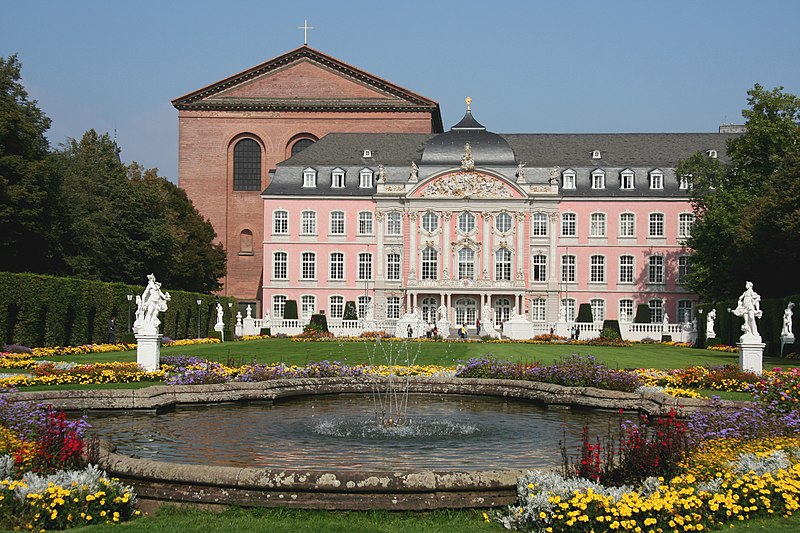 File:Kurfürstl Palais Trier (Sp 2009-6).JPG