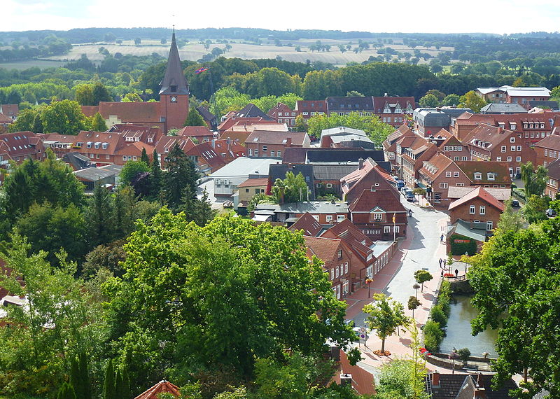 File:Lütjenburg, Bismarckturm Aussicht 2015.jpg