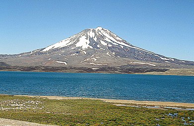La laguna del Diamante avec le volcan Maipo à l'arrière-plan.