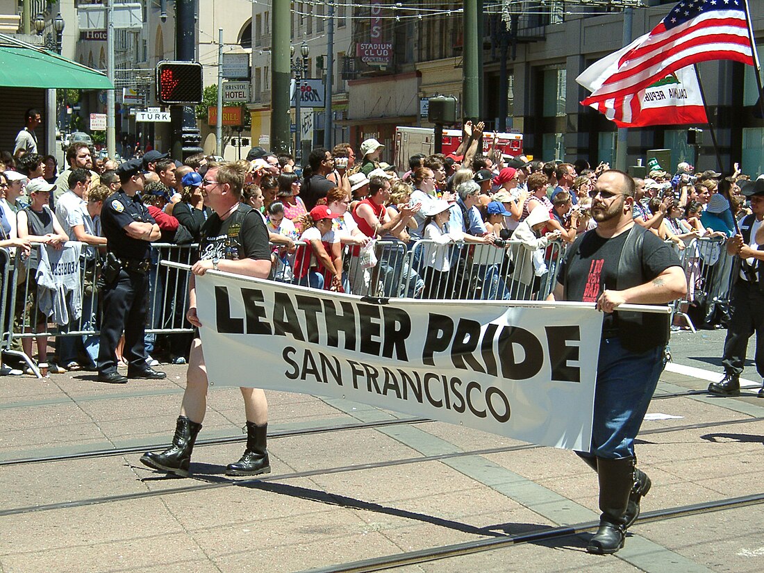 File:Leather Contingent Pride 2004.jpg