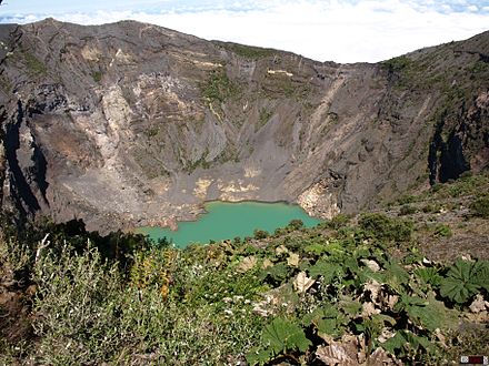 Irazú Volcano crater