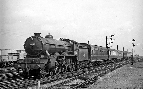 B17/6 No. 61642 Kilverstone Hall.