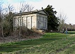 Mausoleum on Springwood Estate - geograph.org.uk - 745728.jpg