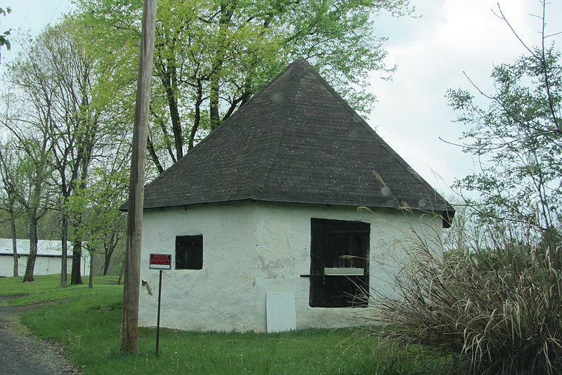 File:MiddletownVA-OldForgeFarm-building.JPG