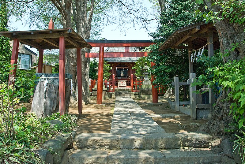 File:Moto-Hachiman-the-whole-temple.jpg